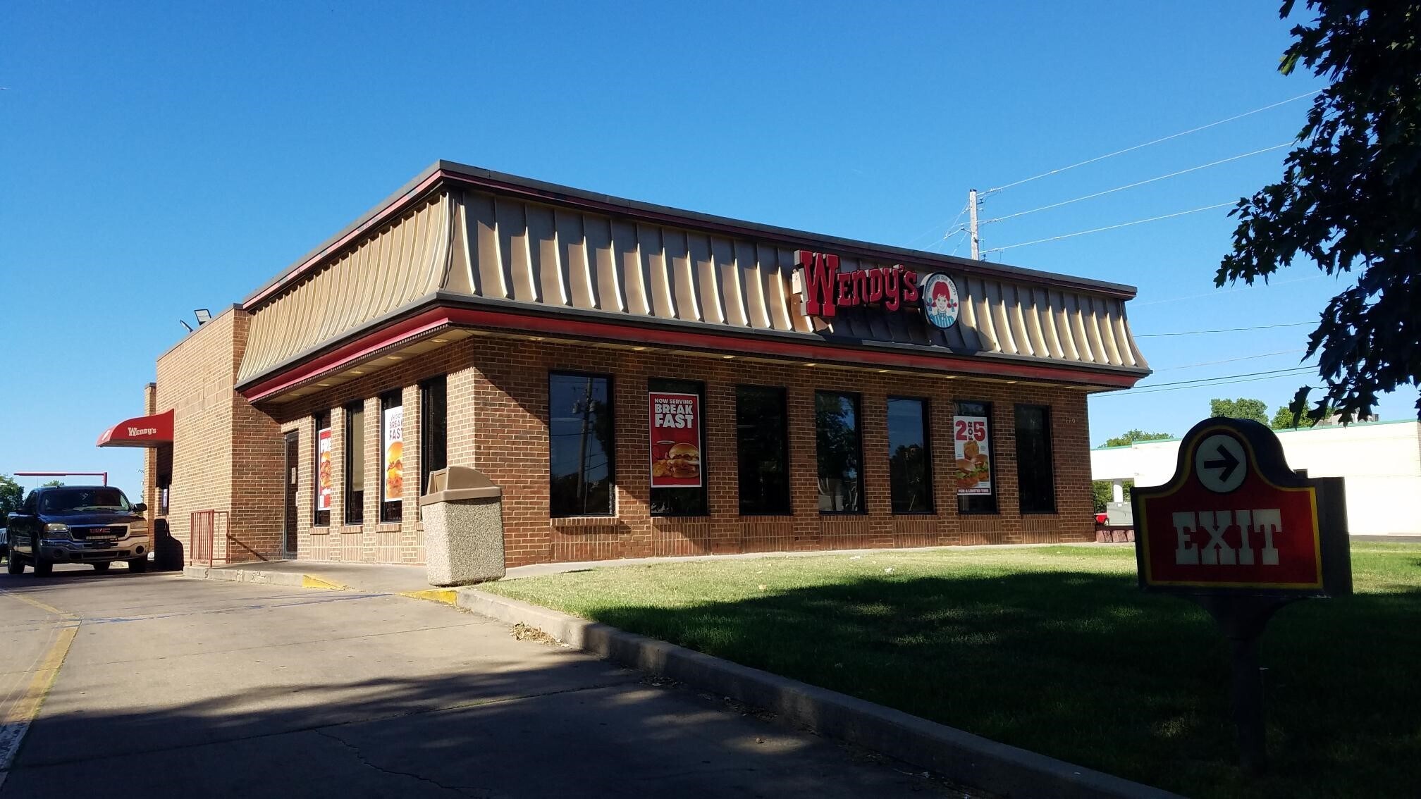 110 W 12th St, Newton, KS for sale Primary Photo- Image 1 of 1