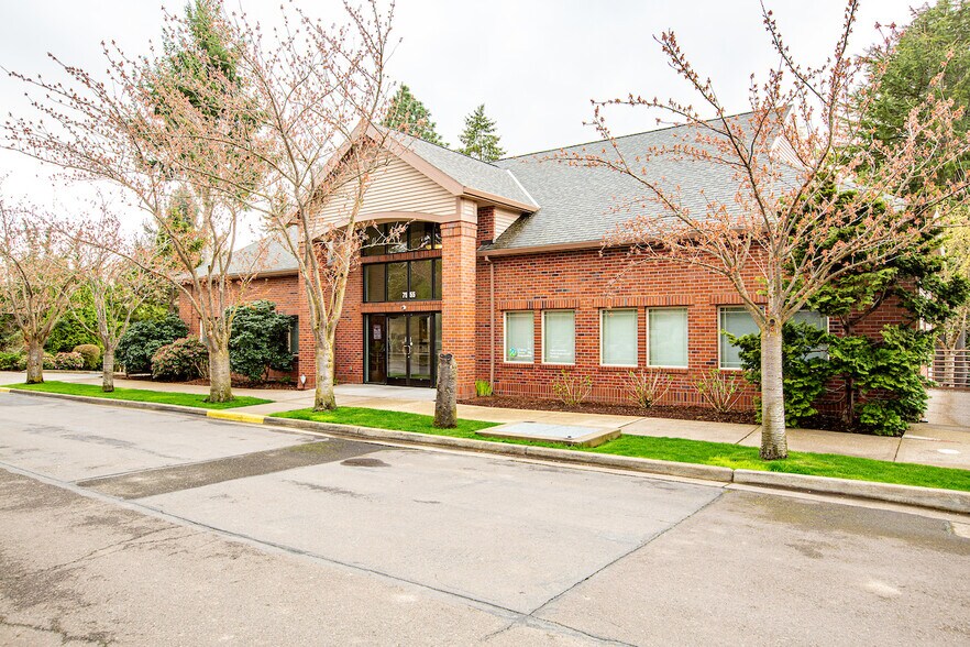 7555 SW Hermoso Way, Tigard, OR for sale - Primary Photo - Image 1 of 1