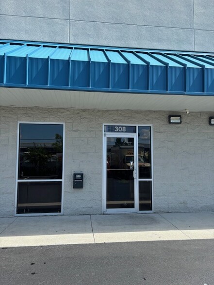 8229 Narcoossee Park Dr, Orlando, FL for lease - Building Photo - Image 2 of 3