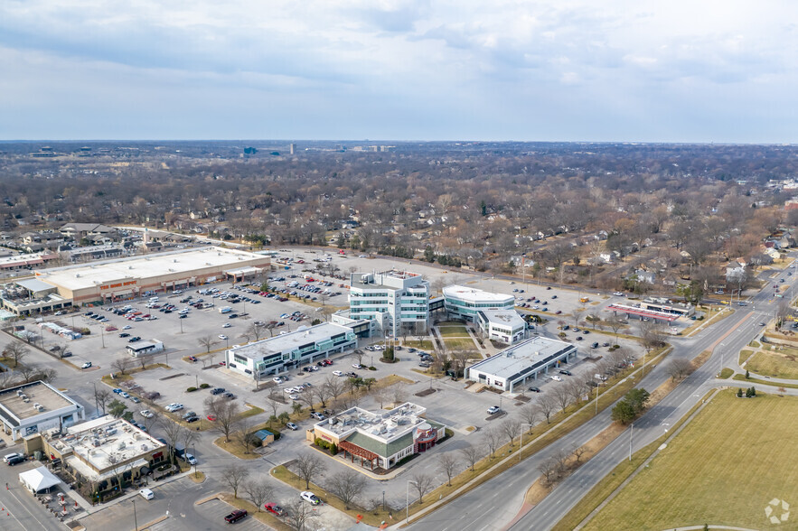 7171 W 95th St, Overland Park, KS for lease - Aerial - Image 2 of 34