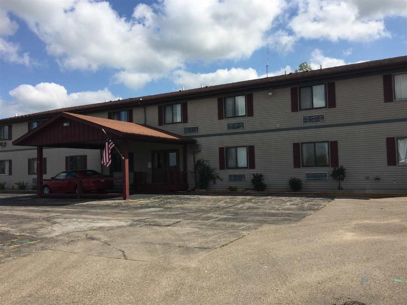 625 Dodge St, Mineral Point, WI for sale Building Photo- Image 1 of 1