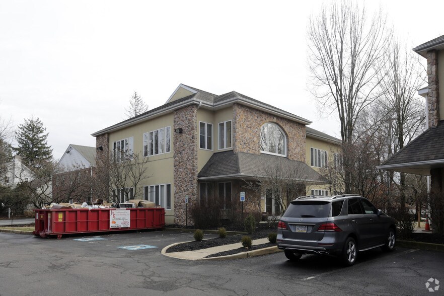 1171 Lancaster Ave, Berwyn, PA for lease - Building Photo - Image 2 of 2