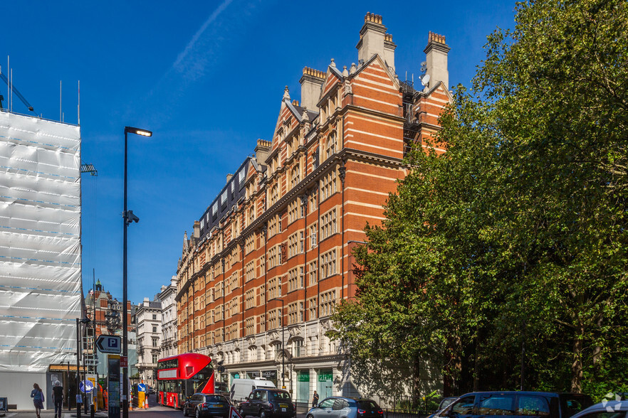 28-56 Knightsbridge, London for lease - Building Photo - Image 2 of 4