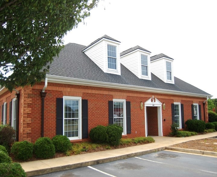 1053 S Pendleton St, Easley, SC 29642