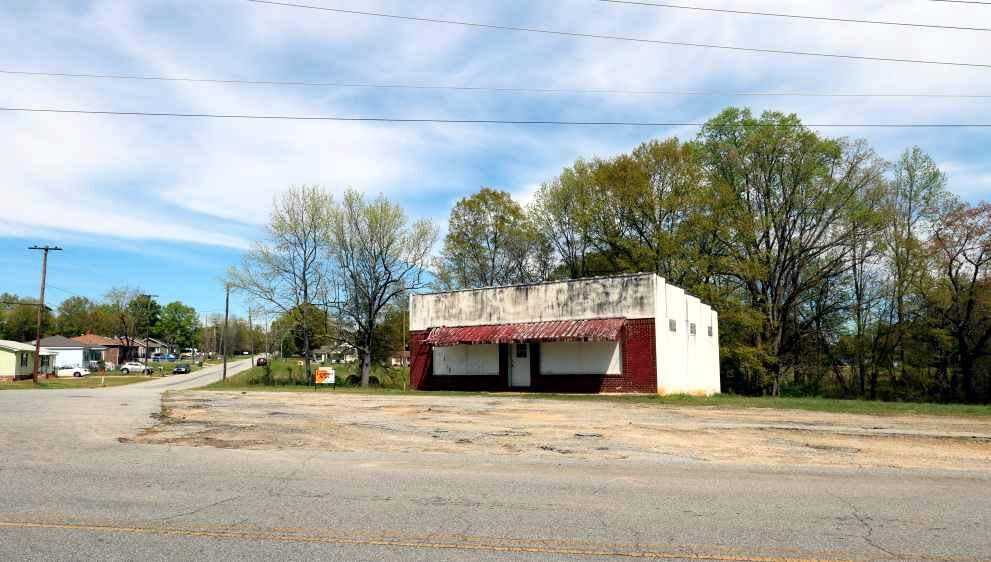 1040 Poplar Dr, Greer, SC for sale Primary Photo- Image 1 of 1