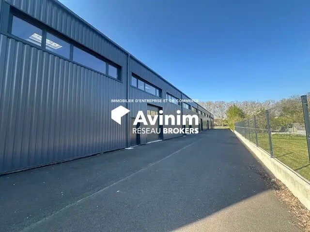 Industrial in Bernes-sur-Oise for lease - Building Photo - Image 2 of 2