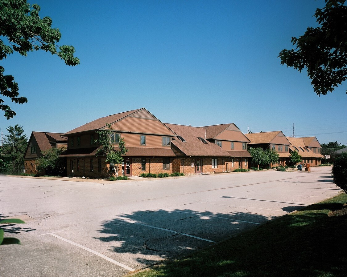 6200 Som Center Rd, Solon, OH 44139