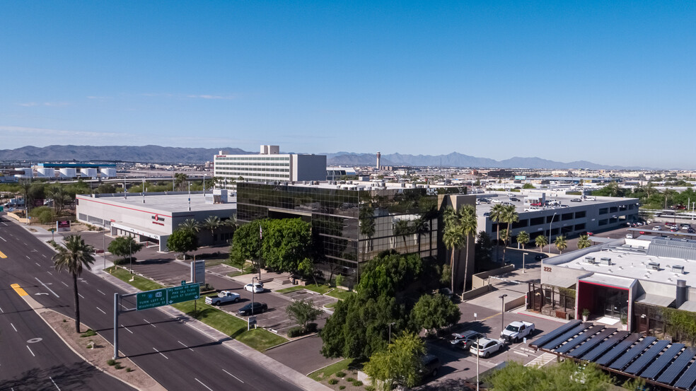 120 N 44th St, Phoenix, AZ for lease - Building Photo - Image 1 of 6