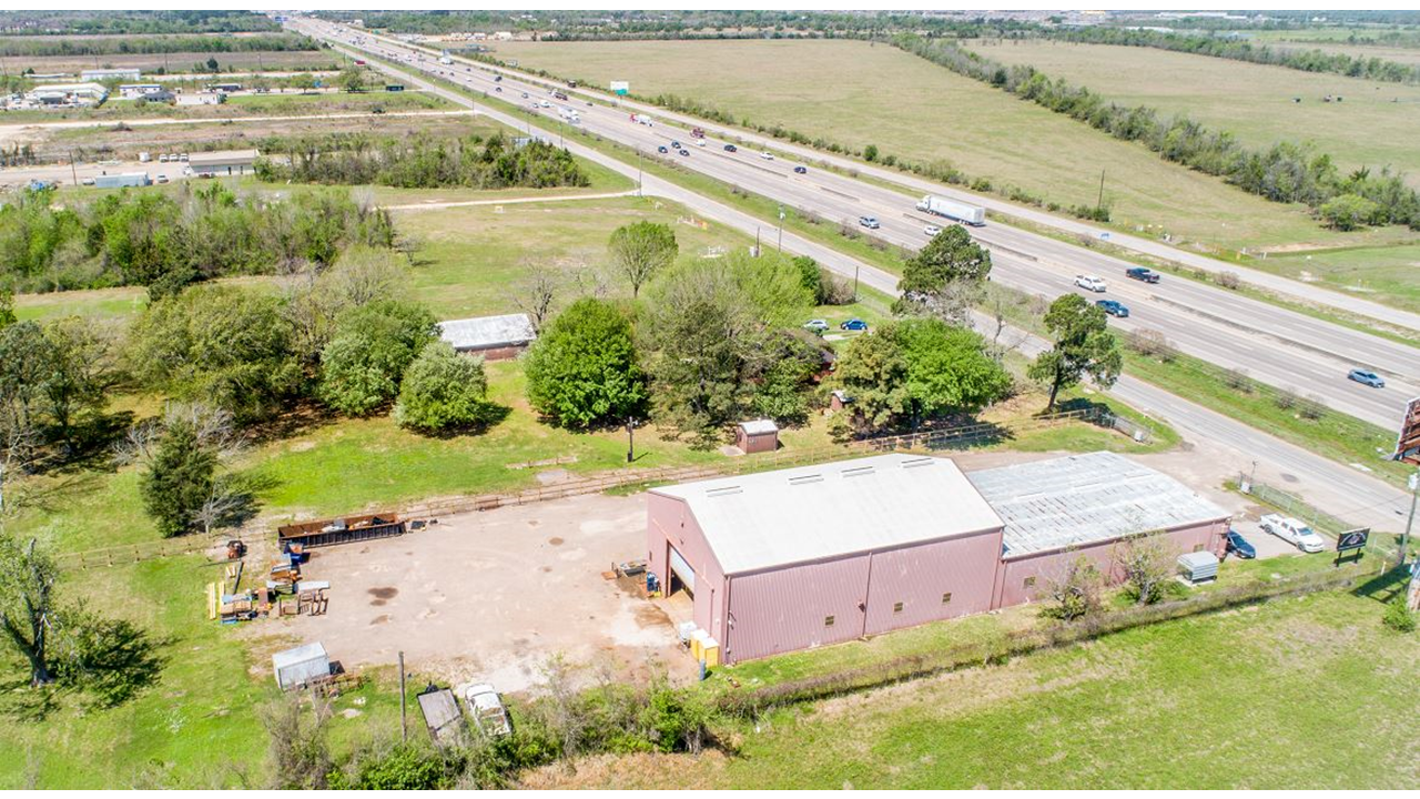 7108 East Fwy, Baytown, TX for lease Building Photo- Image 1 of 4