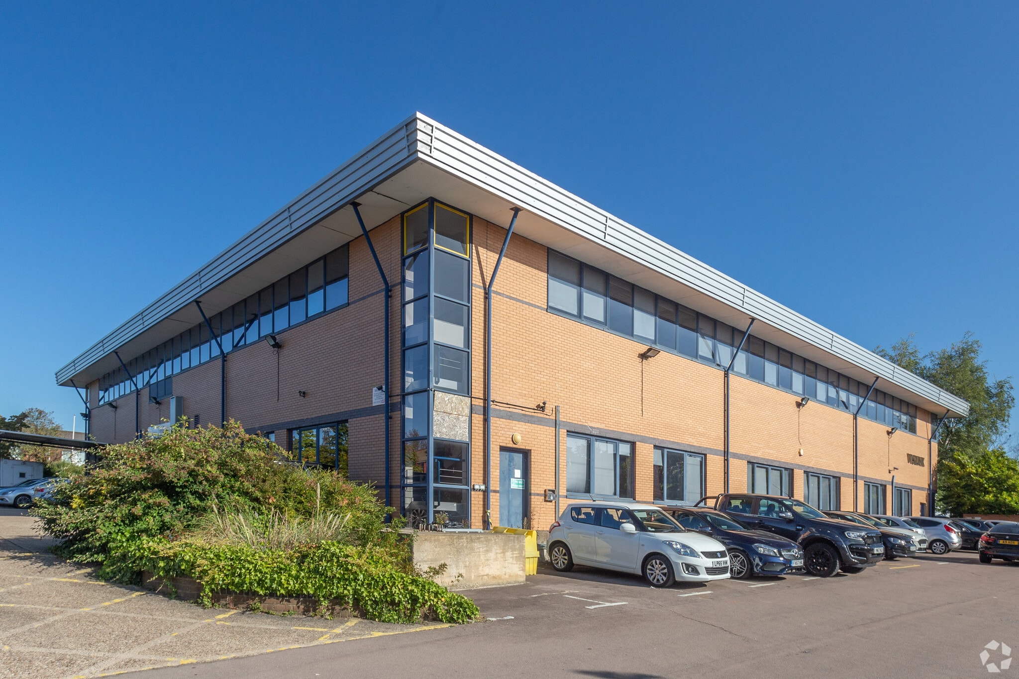 27 Maylands Ave, Hemel Hempstead for sale Building Photo- Image 1 of 1