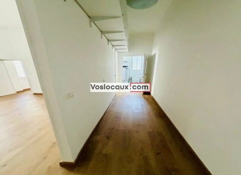 Office in Antibes for lease - Interior Photo - Image 3 of 5