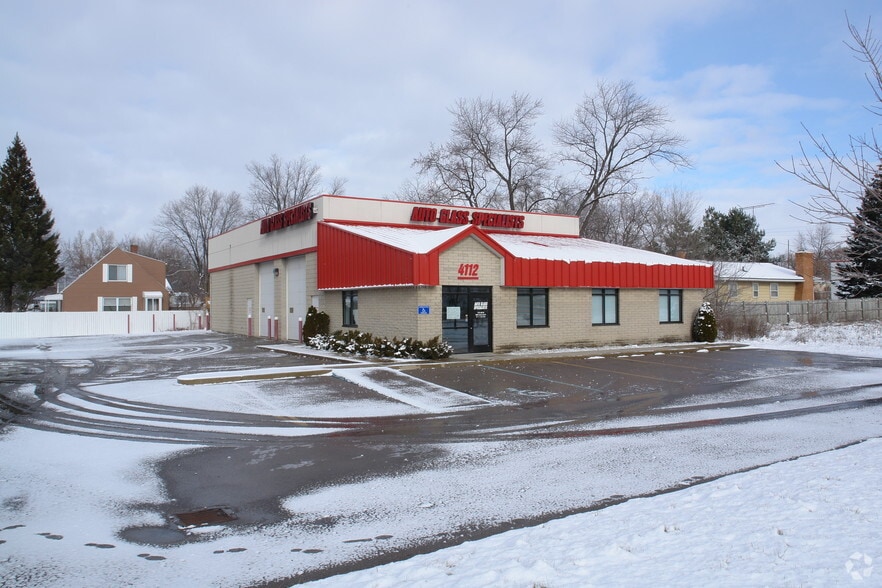 4112 Corunna Rd, Flint, MI 48532