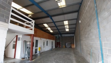 Cardinal Clos, Lincoln for lease Interior Photo- Image 1 of 3