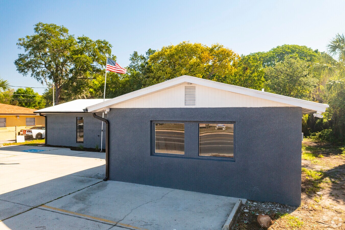 1211 N Parsons Ave, Brandon, FL 33510