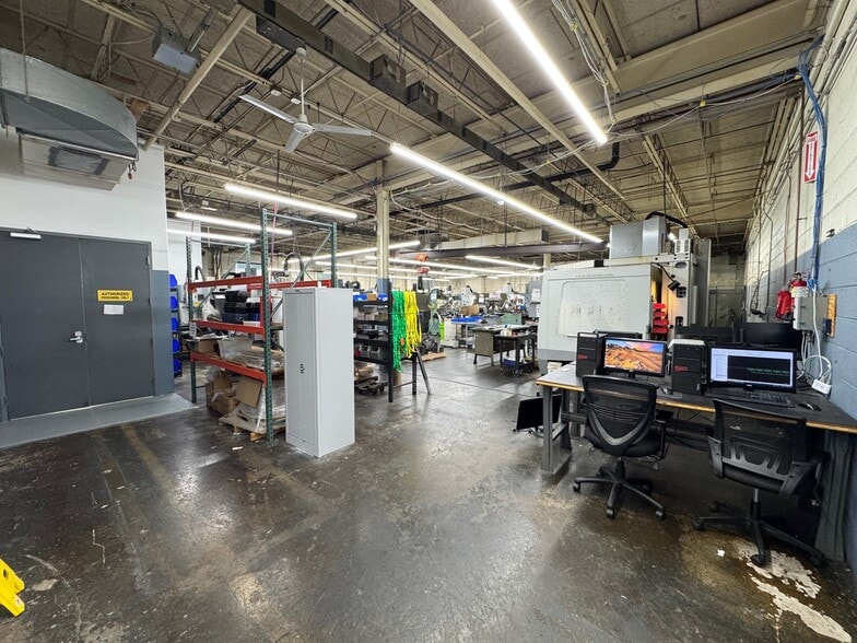 2055 Bennett Rd, Philadelphia, PA for sale - Building Photo - Image 2 of 5