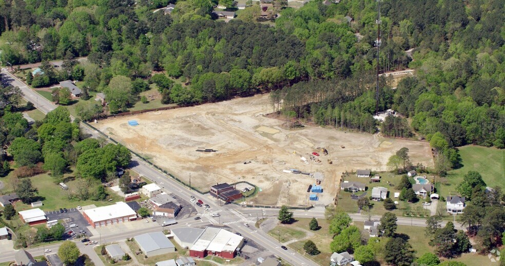 108 S Main St, Rolesville, NC for lease - Building Photo - Image 2 of 4