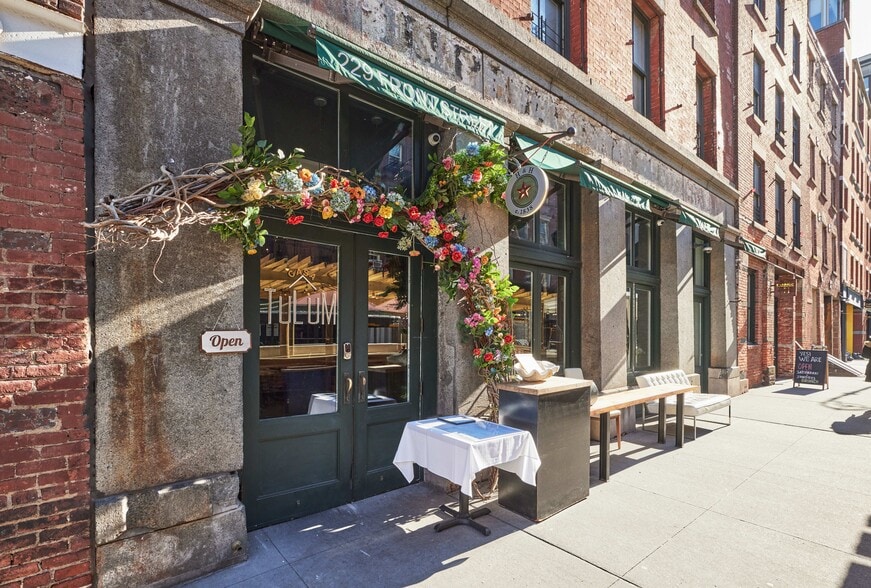 229 Front St, New York, NY for lease - Building Photo - Image 1 of 5