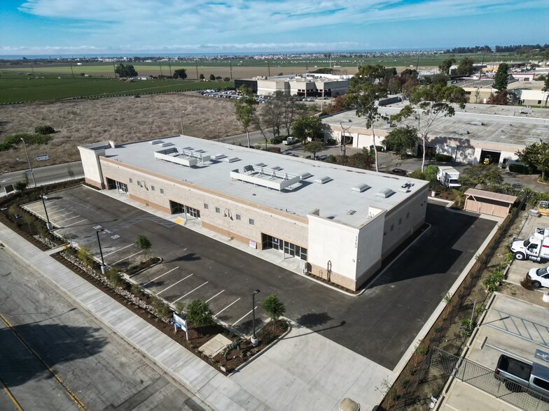 1763 Donlon St, Ventura, CA for lease - Building Photo - Image 1 of 13