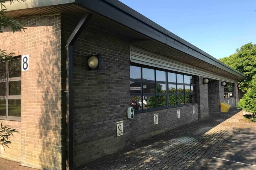 8B Cranmere Rd, Okehampton for sale - Building Photo - Image 3 of 12