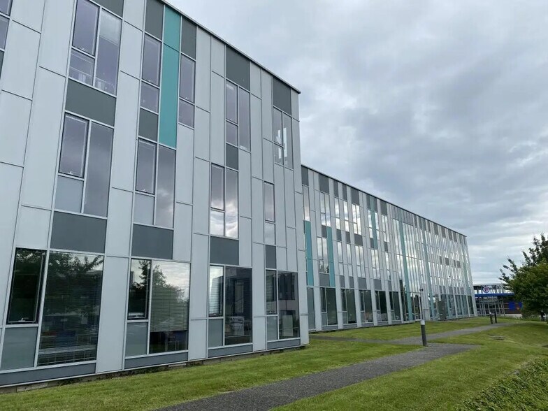 Office in Vern-sur-Seiche for lease - Building Photo - Image 3 of 15