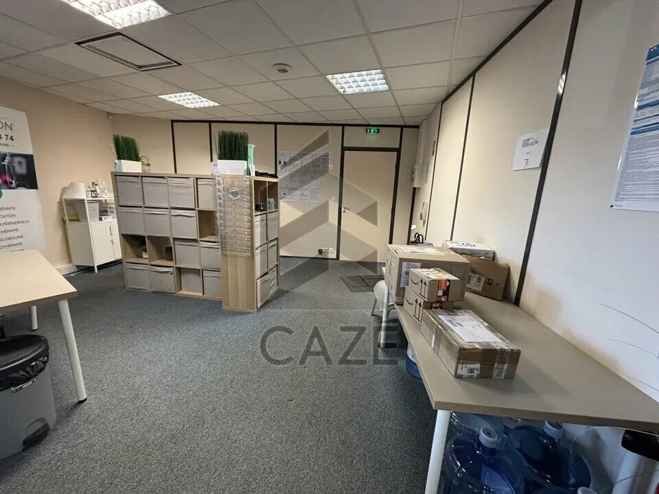 Office in Mérignac for lease Interior Photo- Image 1 of 7
