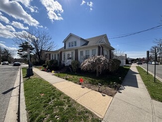 More details for 38 Vincent St, Rockville Centre, NY - Multifamily for Sale