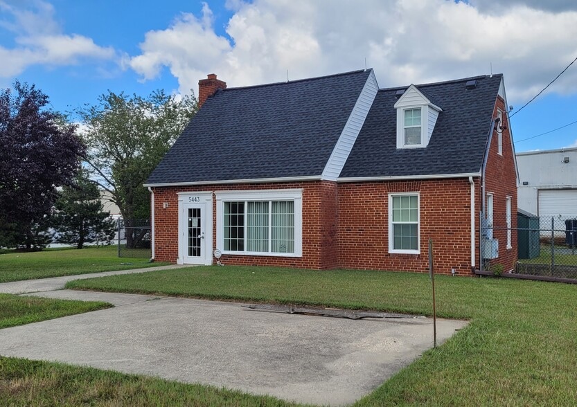 5443 Southern Maryland Blvd, Lothian, MD for sale - Building Photo - Image 1 of 1