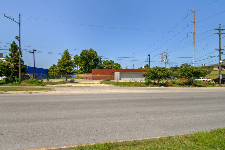 2940 Elysian Flds, New Orleans, LA for lease - Building Photo - Image 3 of 14