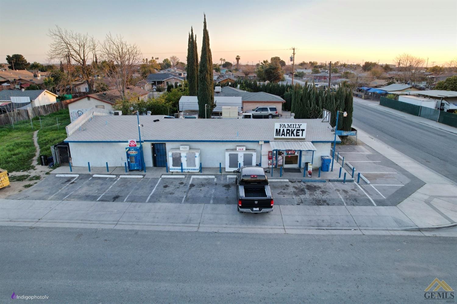20819 Francis, Richgrove, CA 93261 Retail for Sale