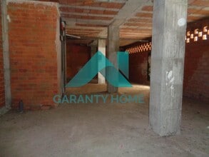 Retail in Cáceres, Cáceres for lease Interior Photo- Image 2 of 3