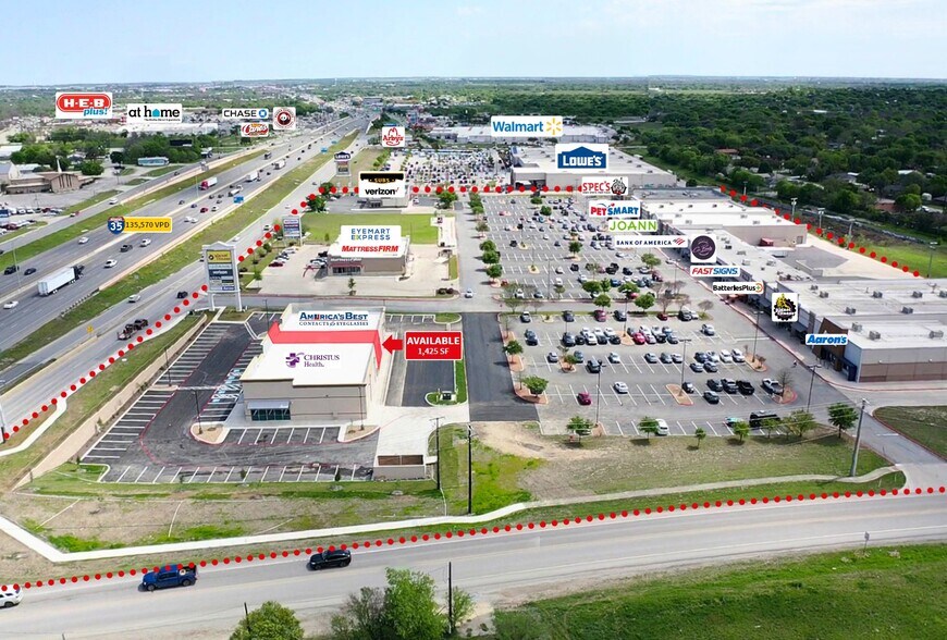 1671 IH 35 South Hwy, New Braunfels, TX for lease - Building Photo - Image 1 of 14