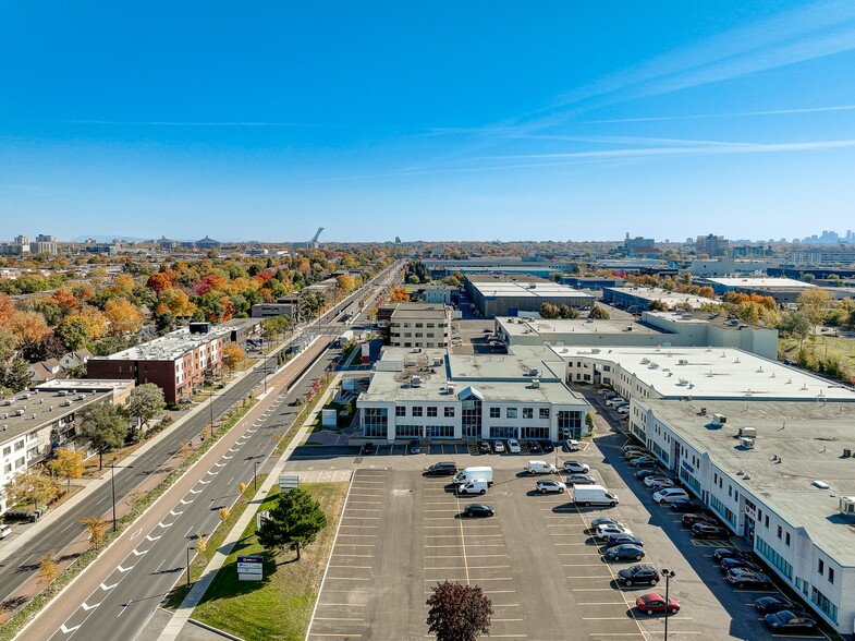 8552-8678 Boul Pie-IX, Montréal, QC for lease - Building Photo - Image 2 of 25