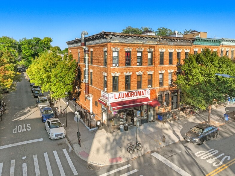 661 Central Ave, Brooklyn, NY for sale - Primary Photo - Image 1 of 8