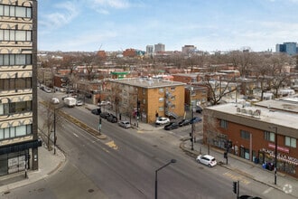 190 Rue Chabanel O, Montréal, QC - AERIAL map view