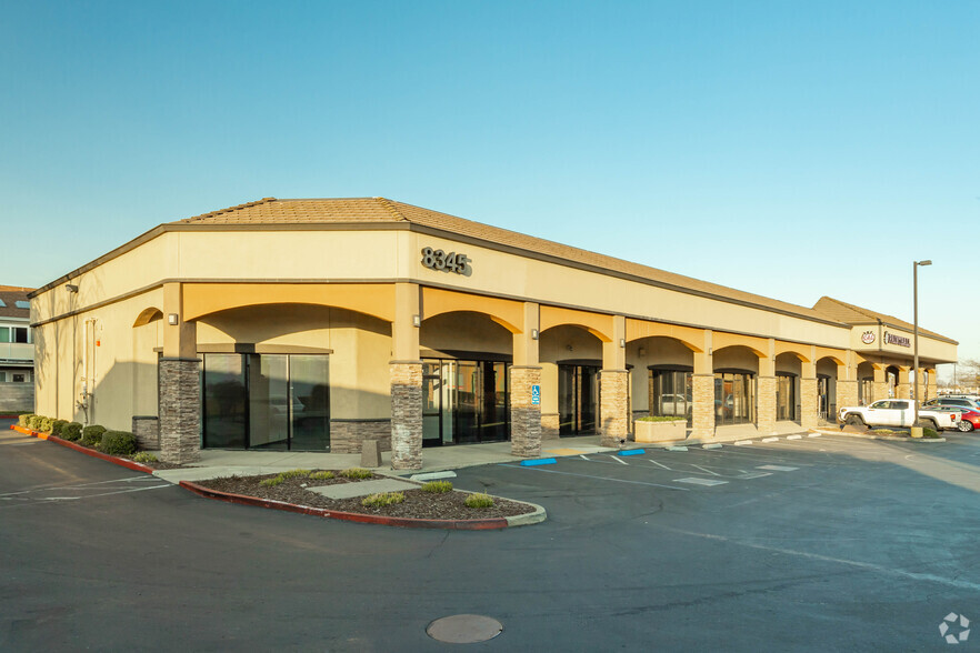 8363-8383 Folsom Blvd, Sacramento, CA for lease - Building Photo - Image 1 of 12