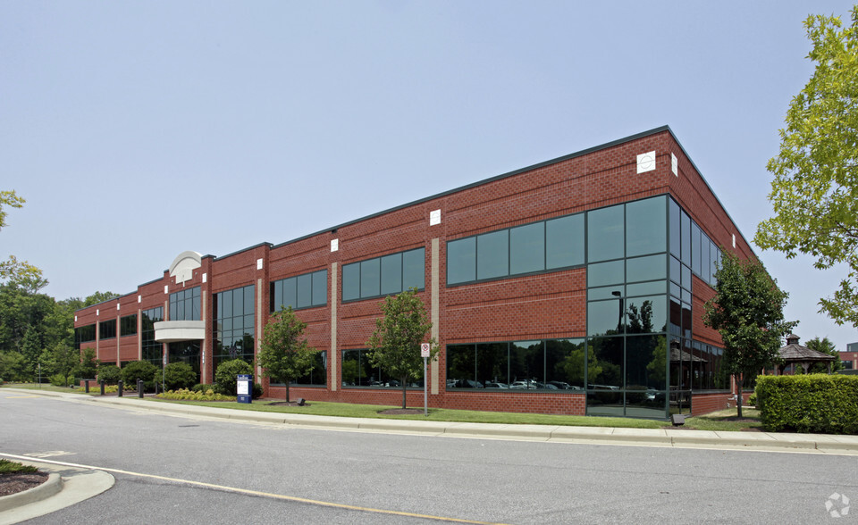 1301 Executive Blvd, Chesapeake, VA for lease - Primary Photo - Image 1 of 10