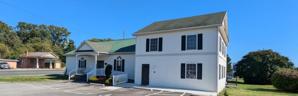 168 Faulconerville Dr, Amherst, VA for sale - Building Photo - Image 1 of 3