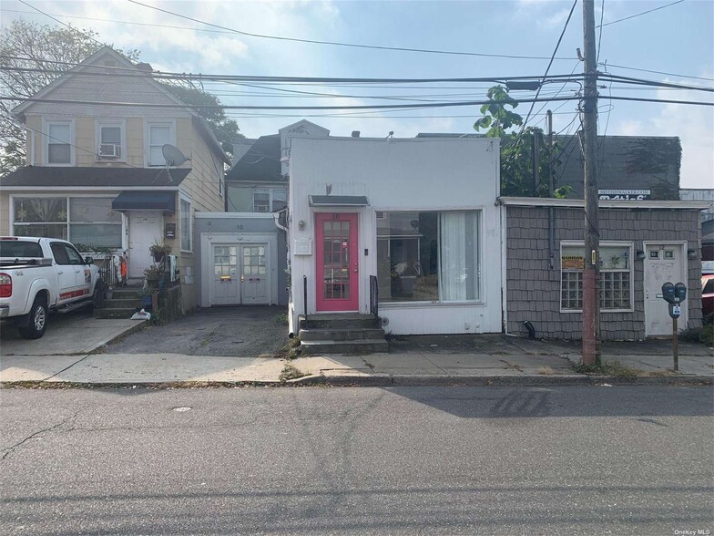 10 Willowdale Ave, Port Washington, NY for lease - Building Photo - Image 2 of 6