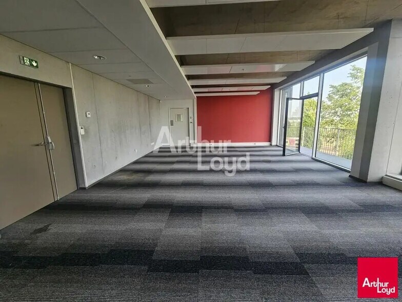 Office in Angers for sale - Interior Photo - Image 1 of 4