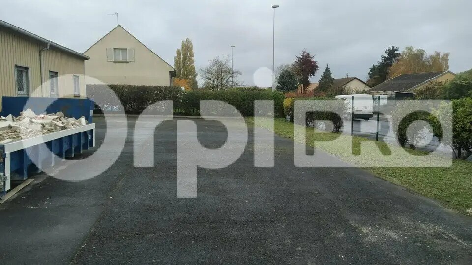 Flex in Cormontreuil for lease - Building Photo - Image 2 of 6