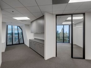 19800 MacArthur Blvd, Irvine, CA for lease Interior Photo- Image 2 of 7