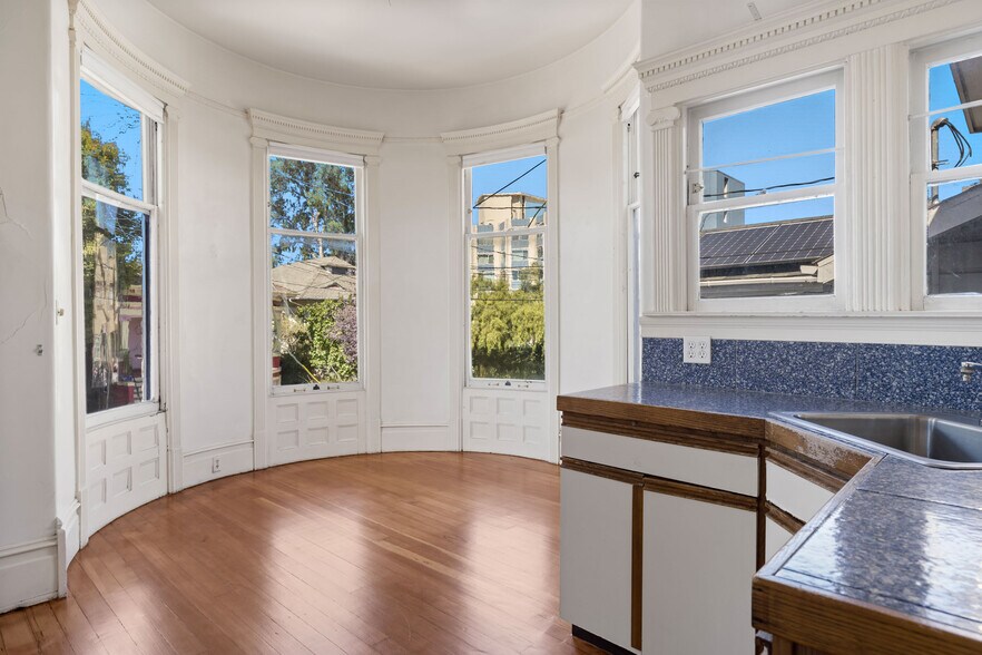 102 Hamilton Pl, Oakland, CA for sale - Building Photo - Image 2 of 29