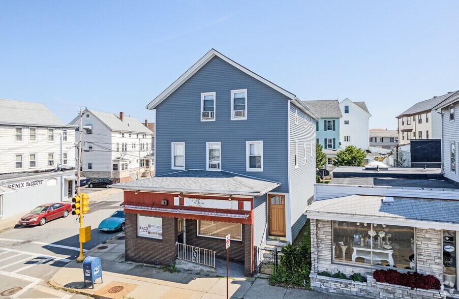 1818 S Main St, Fall River, MA for sale - Primary Photo - Image 1 of 1