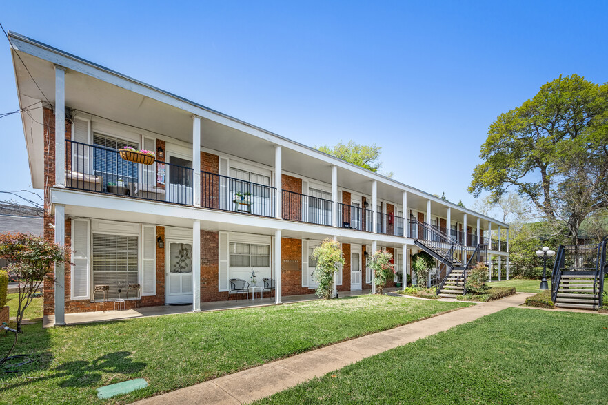 401 E Main St, Brenham, TX for sale - Building Photo - Image 3 of 35