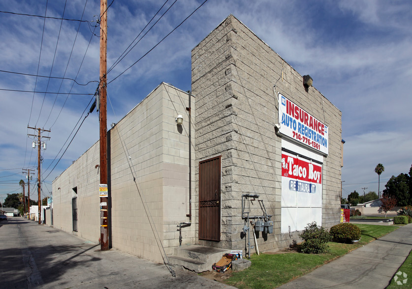 875-895 S Euclid St, Anaheim, CA for lease - Building Photo - Image 3 of 3