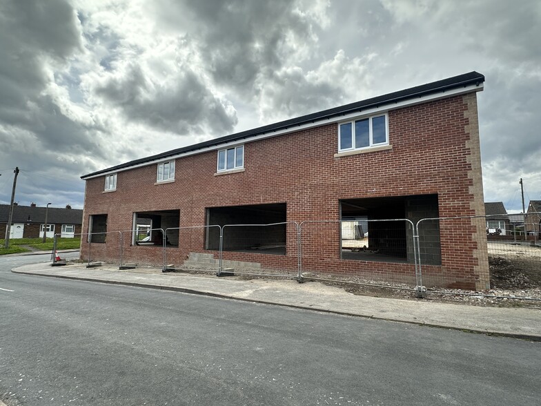 10 High St, Barnsley for lease - Building Photo - Image 3 of 4