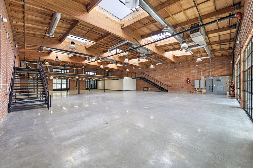 2216 Federal Ave, Los Angeles, CA for lease - Interior Photo - Image 3 of 8