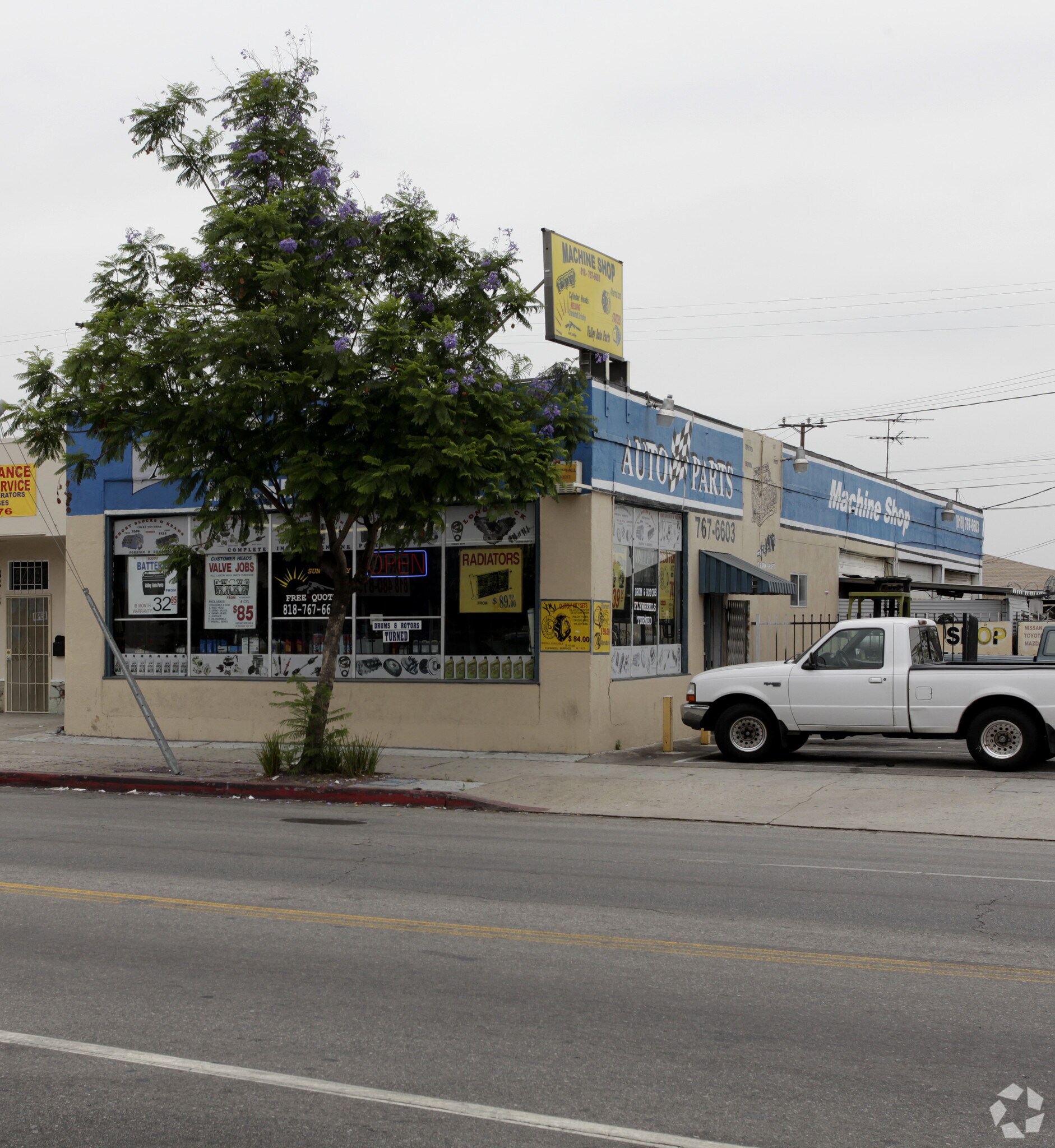 8212 Sunland Blvd, Sun Valley, CA for lease Primary Photo- Image 1 of 3
