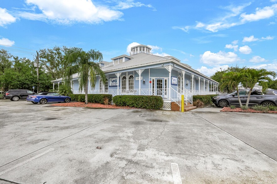 1361 Royal Palm Square Blvd, Fort Myers, FL for sale - Building Photo - Image 1 of 1