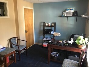 81 Big Oak Rd, Morrisville, PA for lease Building Photo- Image 1 of 2